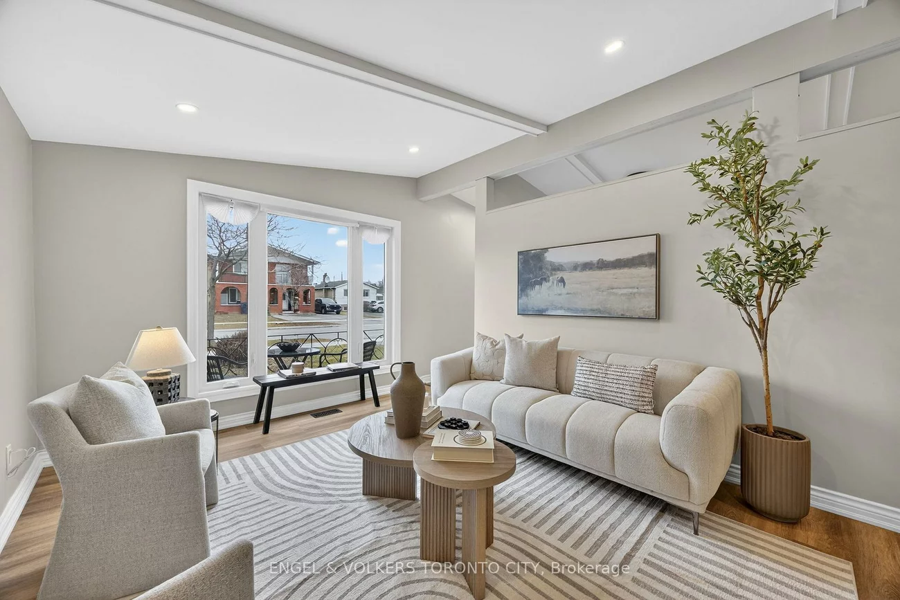 33, Wheatsheaf, Black Creek, Toronto