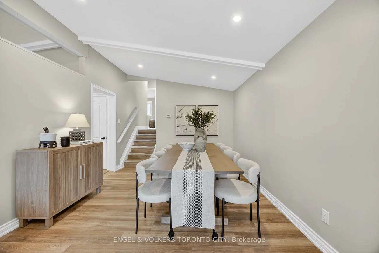 33, Wheatsheaf, Black Creek, Toronto