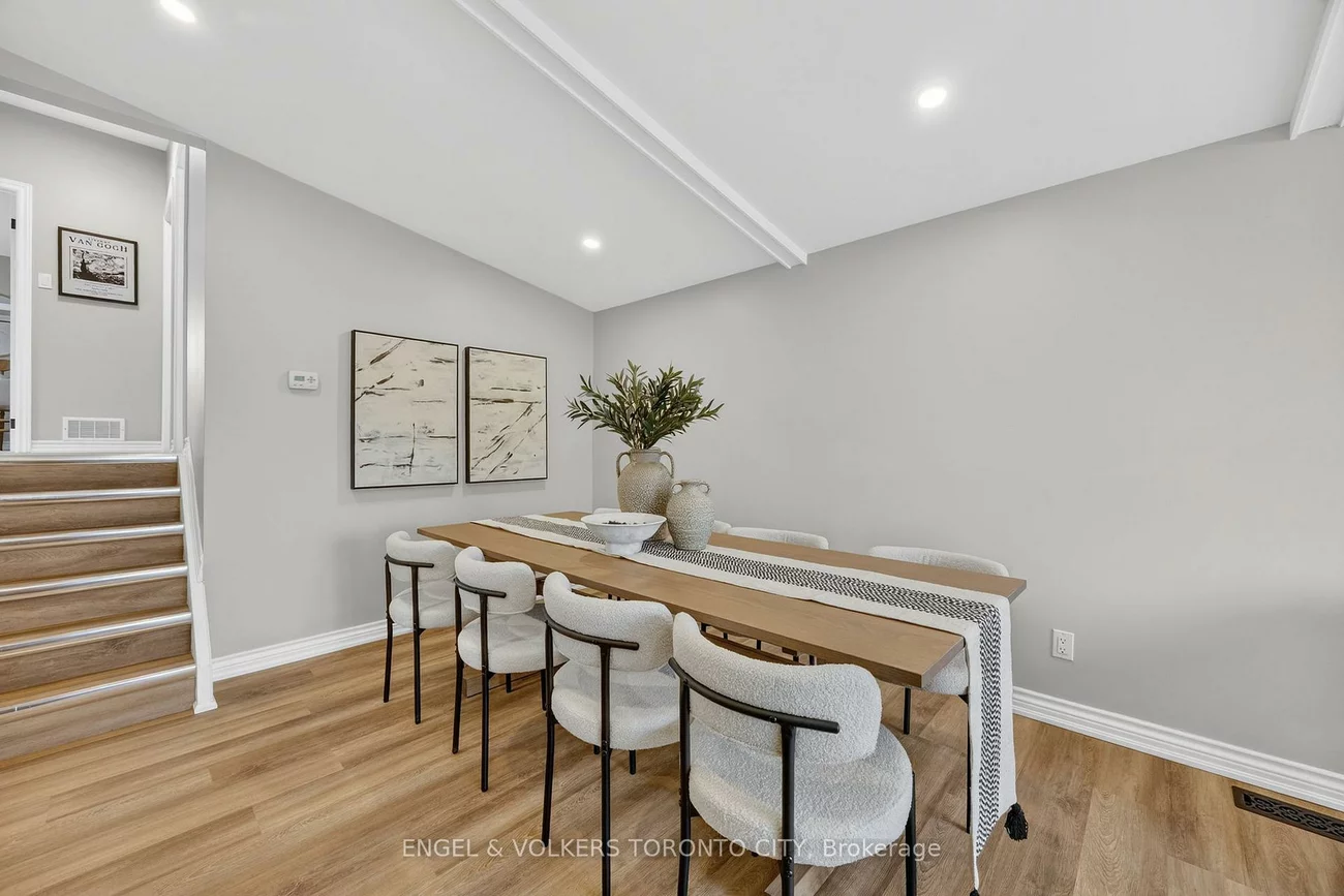 33, Wheatsheaf, Black Creek, Toronto