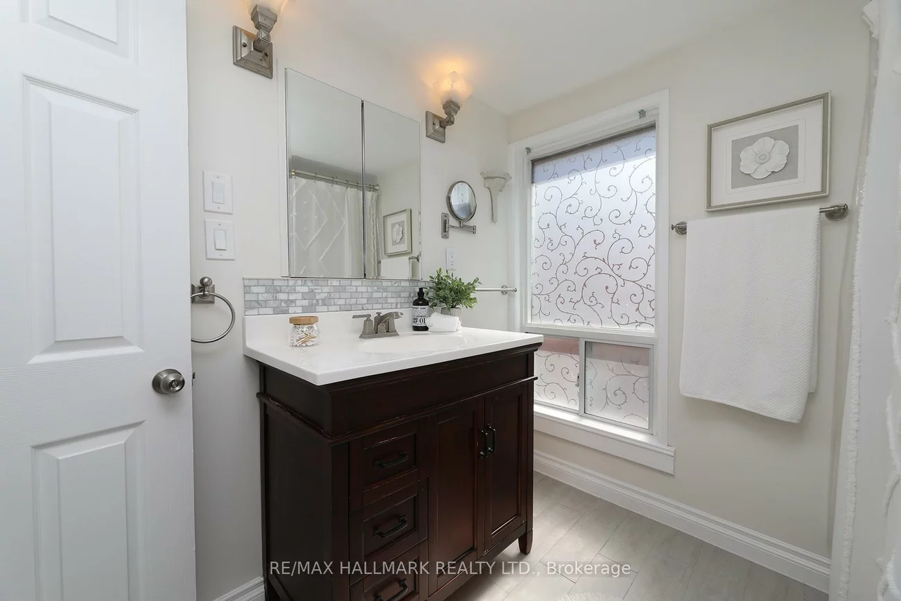 391, Delaware, Dovercourt-Wallace Emerson-Junction, Toronto