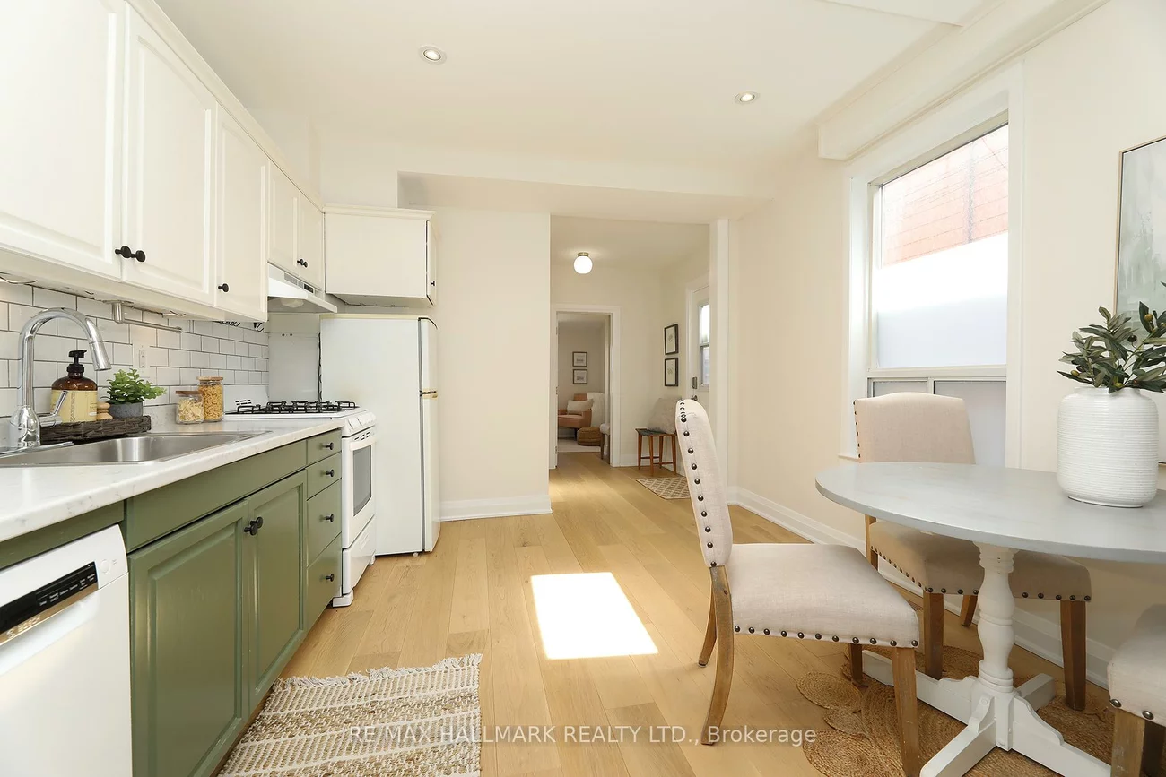 391, Delaware, Dovercourt-Wallace Emerson-Junction, Toronto