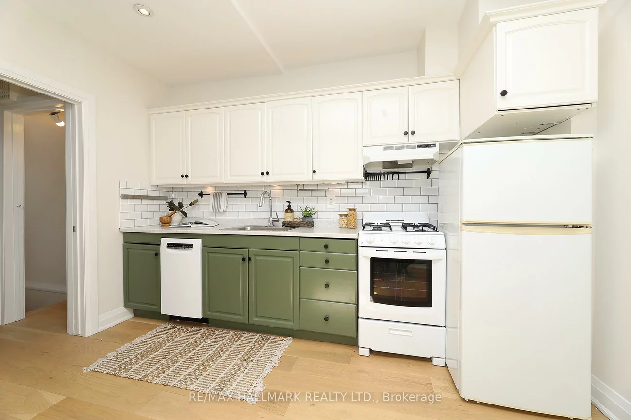 391, Delaware, Dovercourt-Wallace Emerson-Junction, Toronto