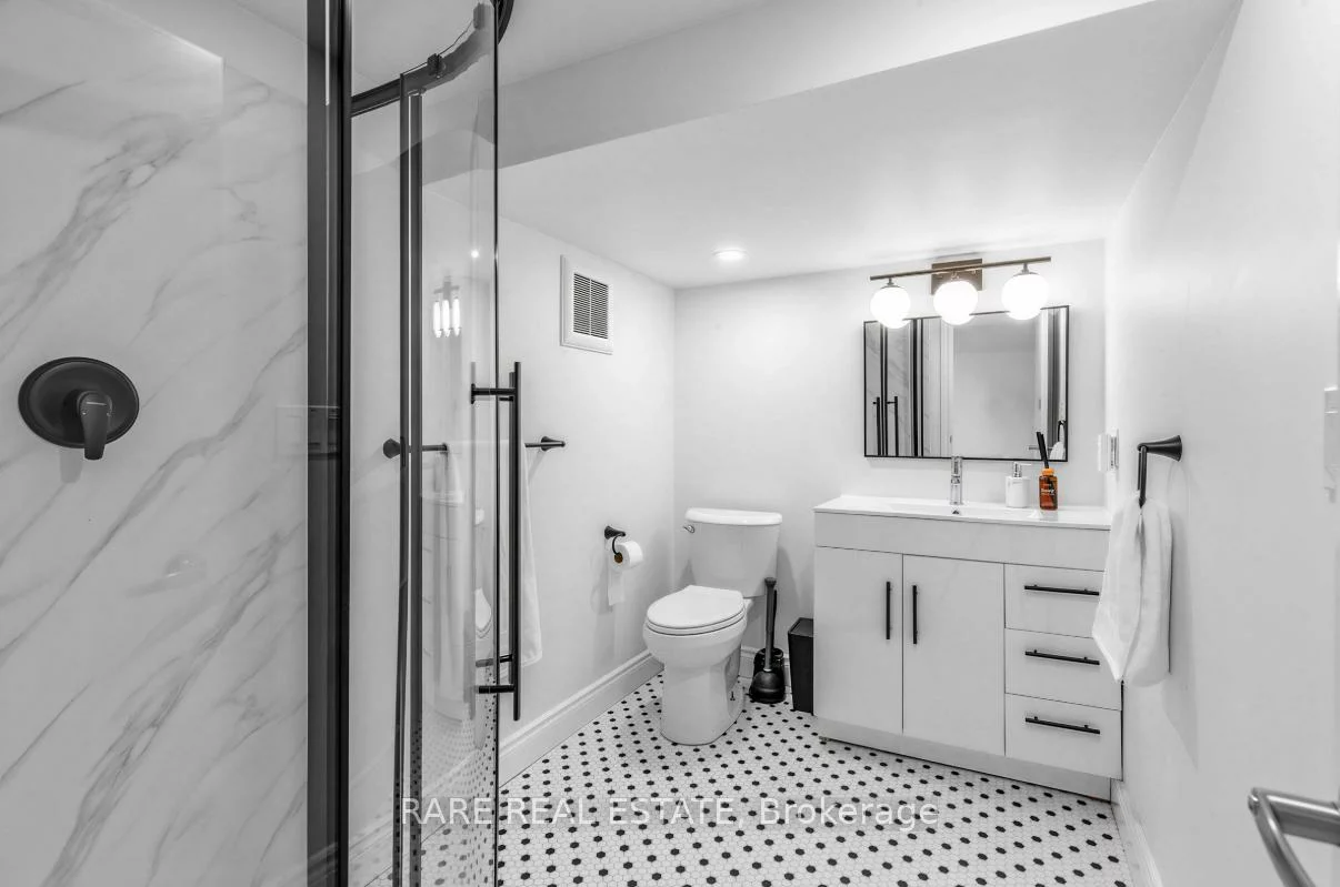 18, Earlscourt, Corso Italia-Davenport, Toronto