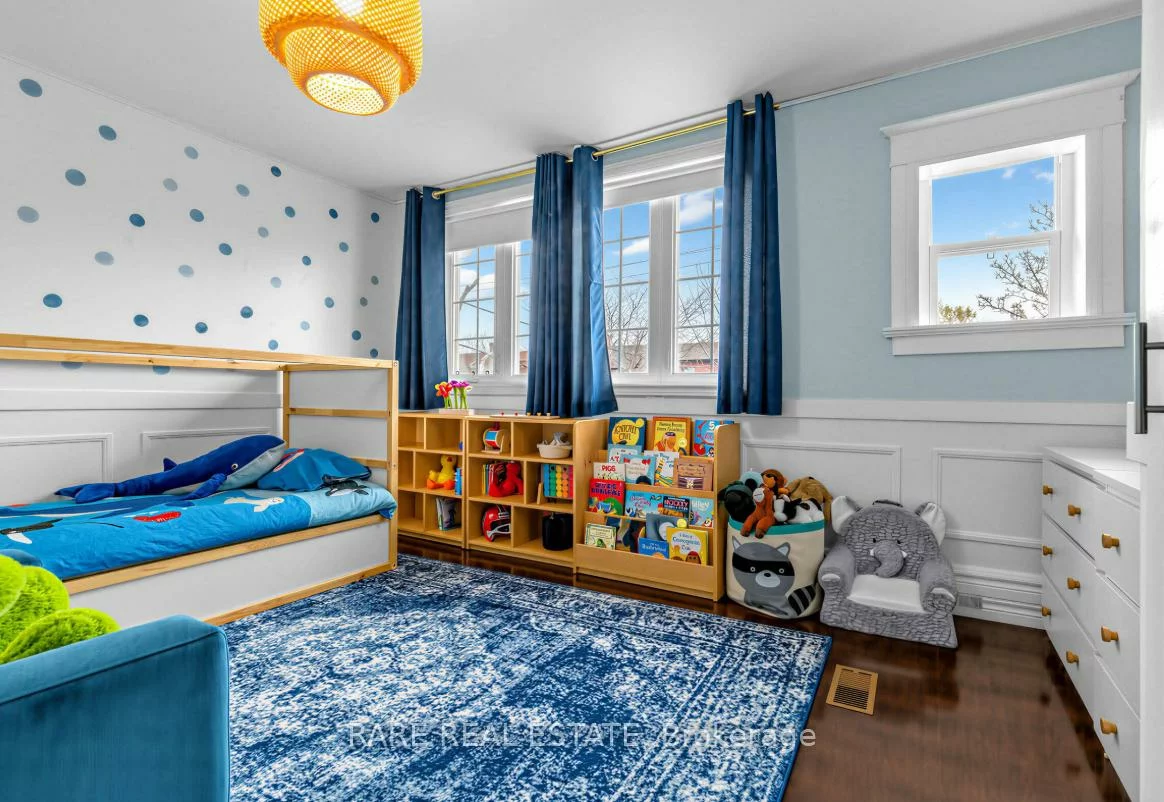 18, Earlscourt, Corso Italia-Davenport, Toronto