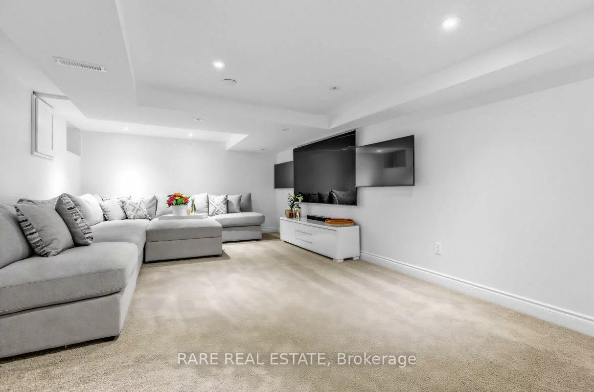 18, Earlscourt, Corso Italia-Davenport, Toronto