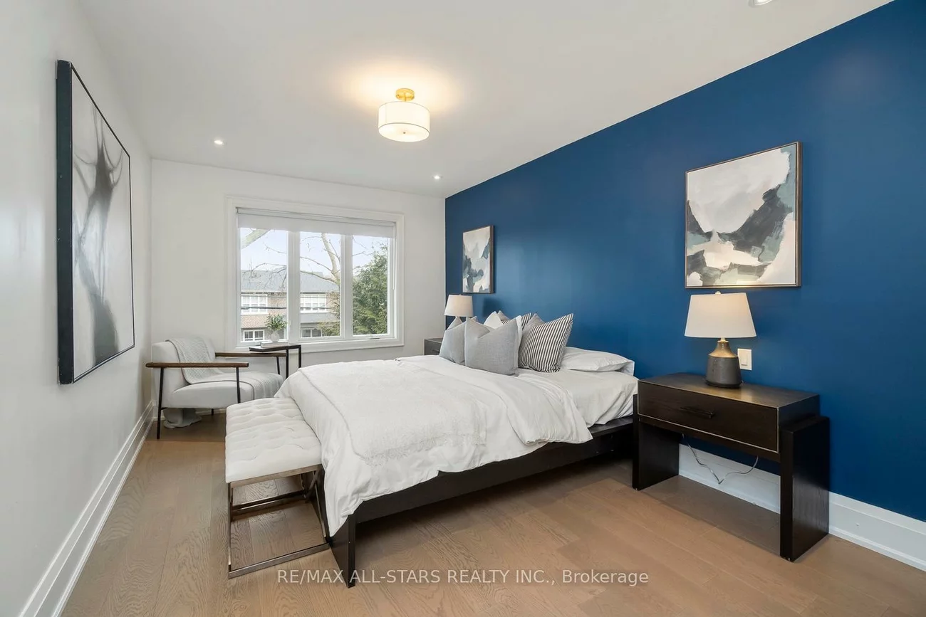 36, Athol, Stonegate-Queensway, Toronto