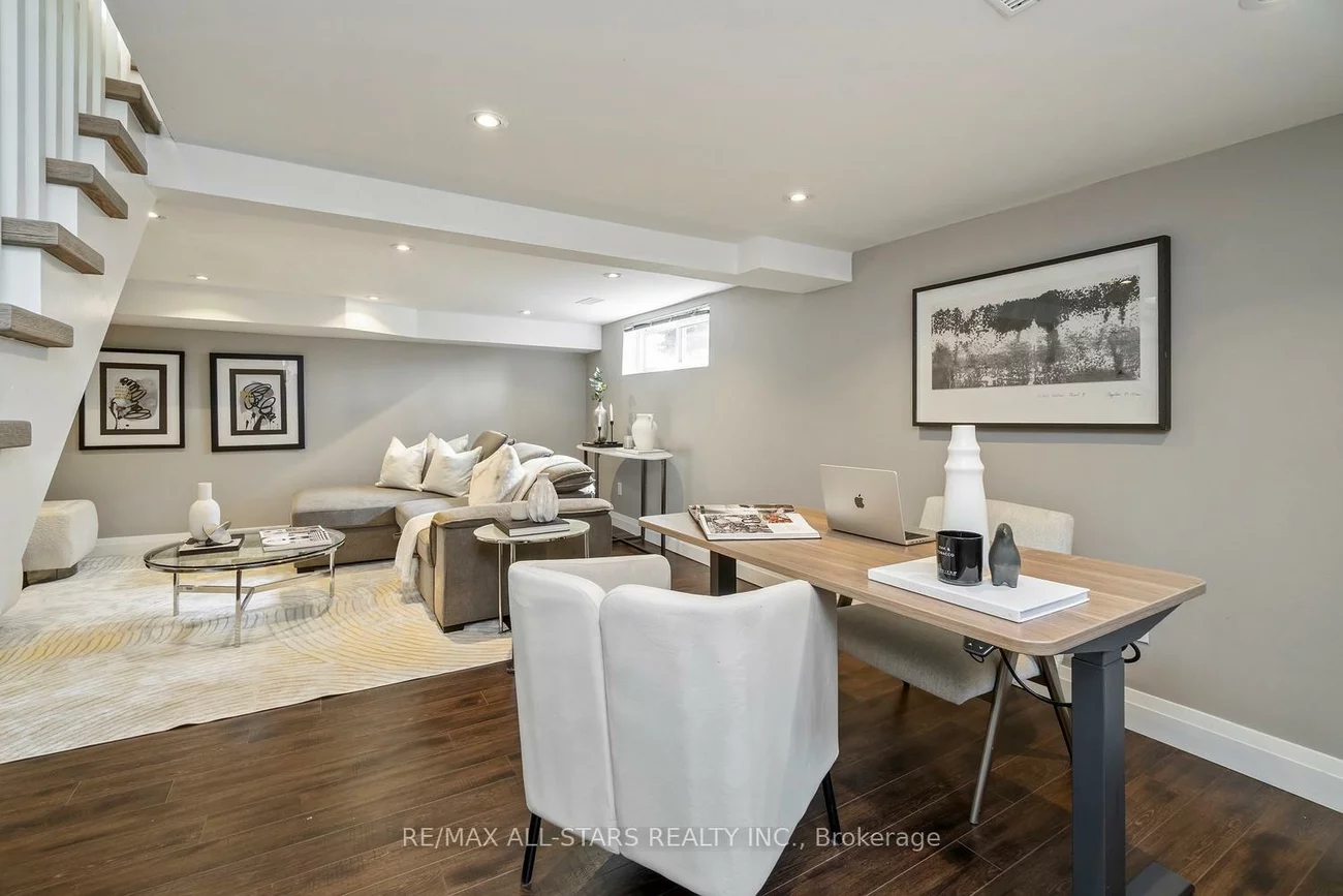 36, Athol, Stonegate-Queensway, Toronto