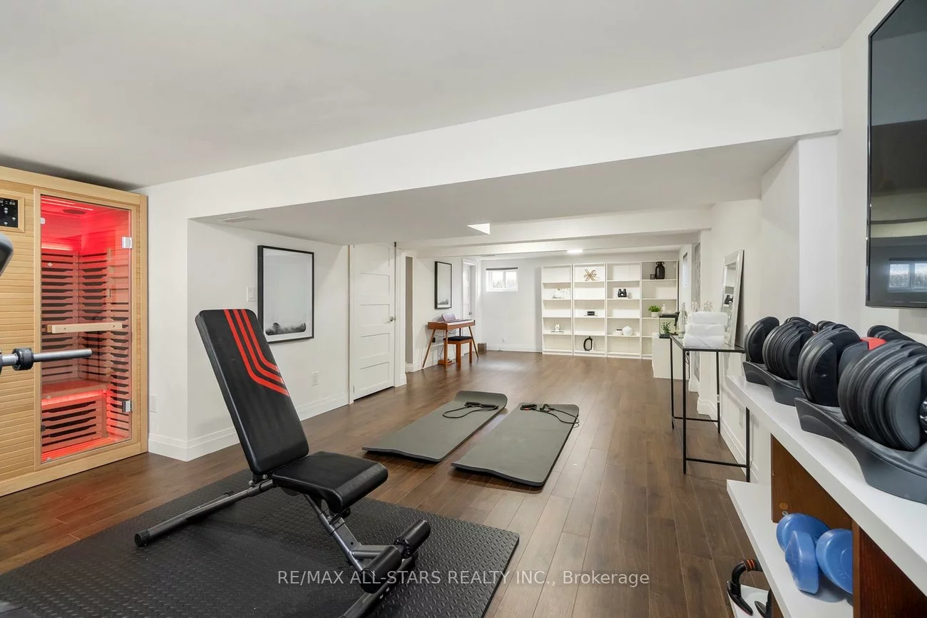 36, Athol, Stonegate-Queensway, Toronto