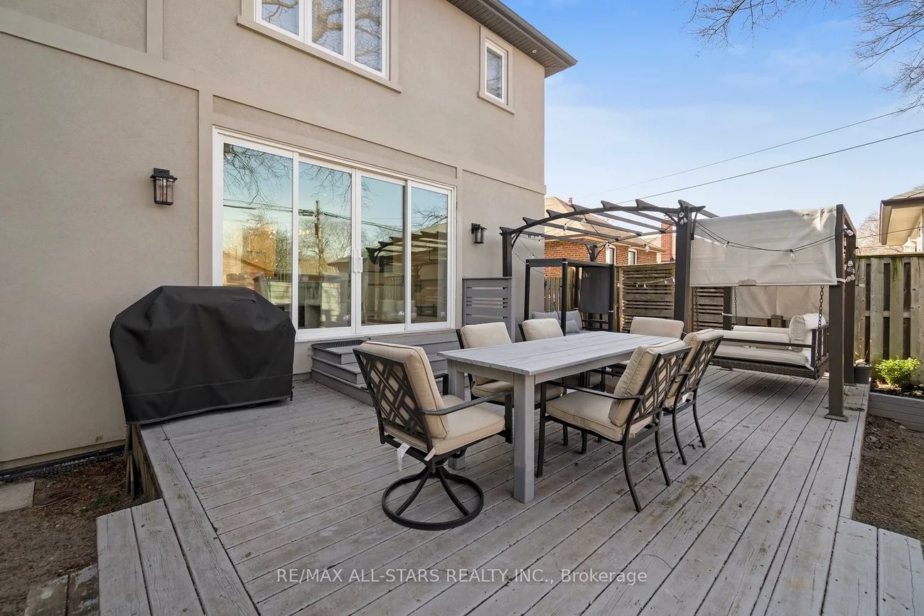 36, Athol, Stonegate-Queensway, Toronto