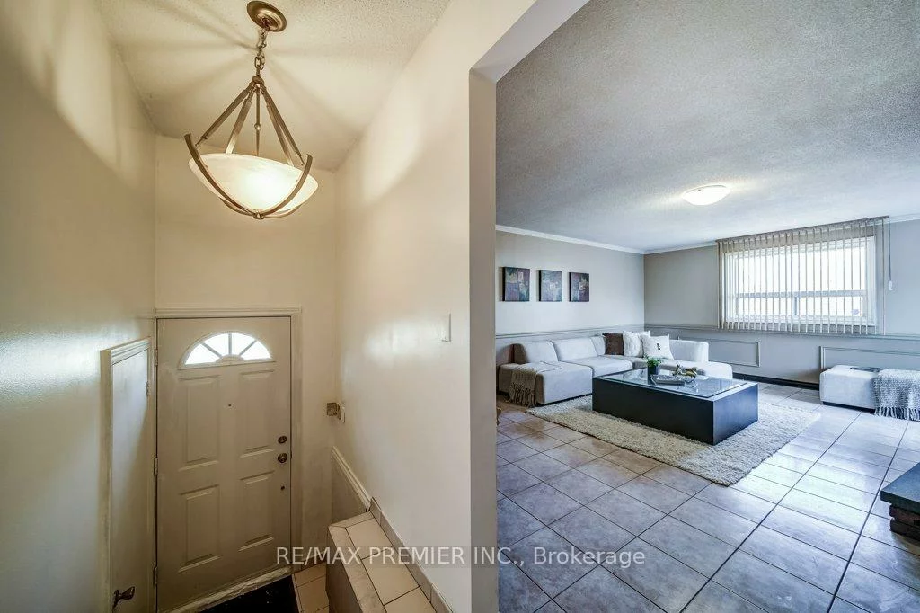 334, Rimilton, Alderwood, Toronto