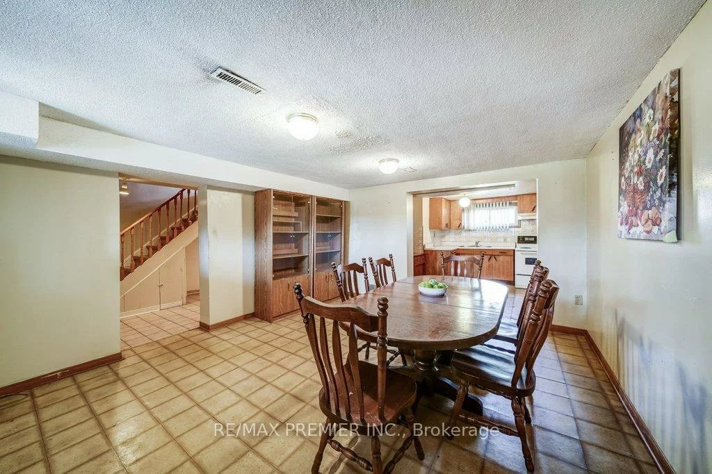 334, Rimilton, Alderwood, Toronto
