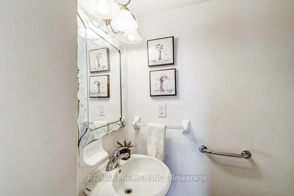 334, Rimilton, Alderwood, Toronto