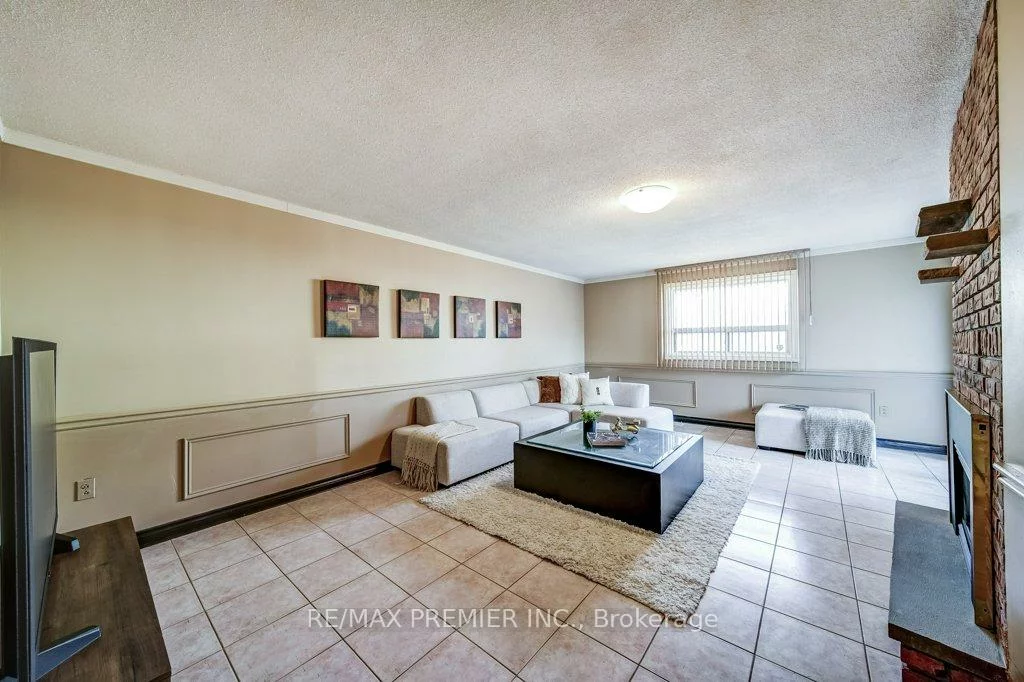 334, Rimilton, Alderwood, Toronto