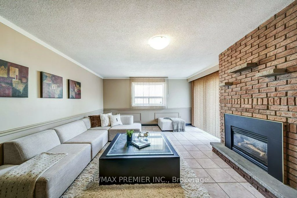 334, Rimilton, Alderwood, Toronto