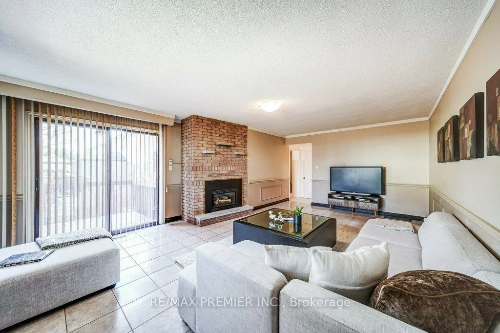 334, Rimilton, Alderwood, Toronto