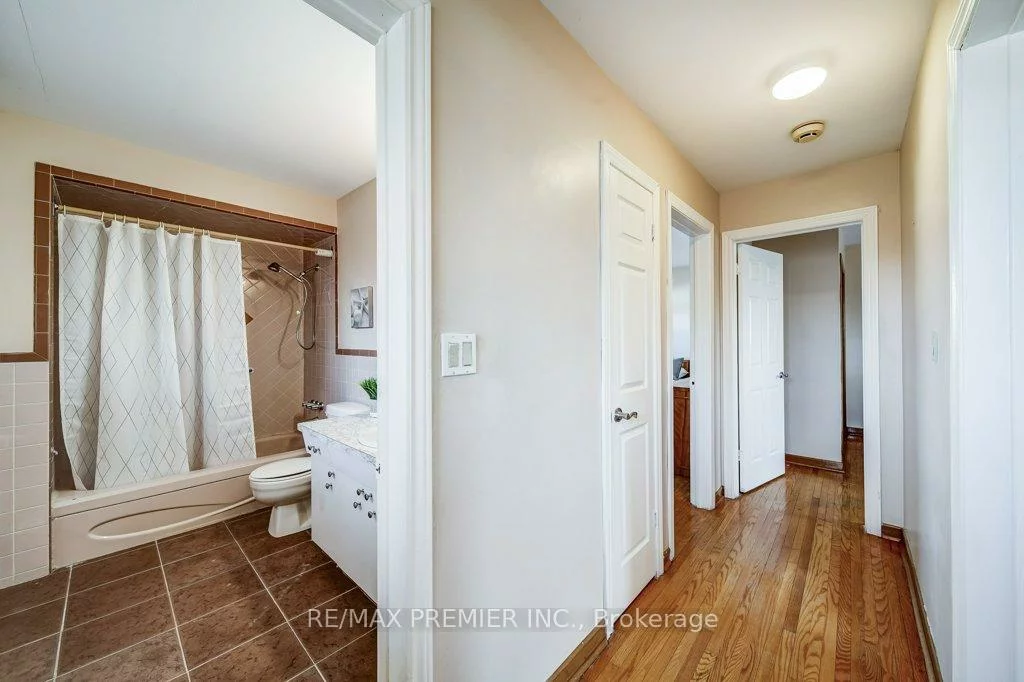 334, Rimilton, Alderwood, Toronto