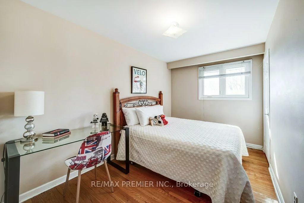 334, Rimilton, Alderwood, Toronto