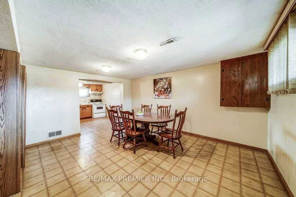 334, Rimilton, Alderwood, Toronto