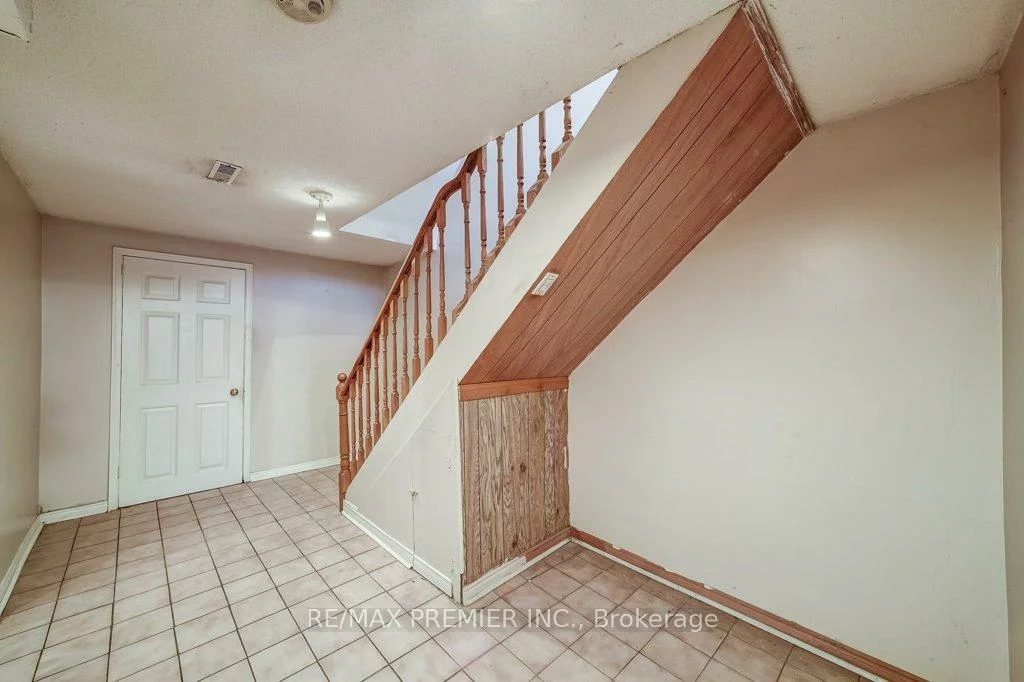 334, Rimilton, Alderwood, Toronto