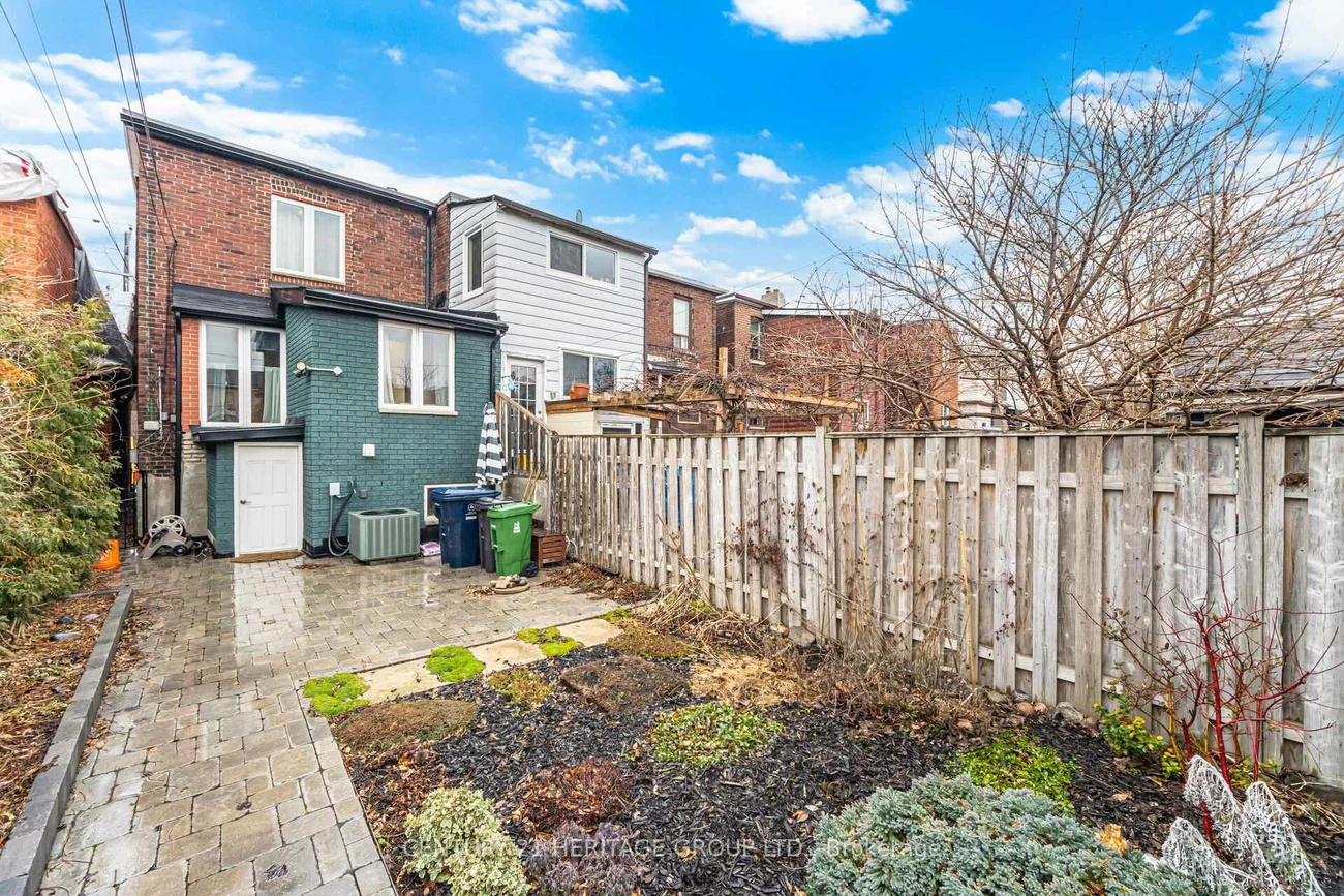 151, Perth, Dovercourt-Wallace Emerson-Junction, Toronto