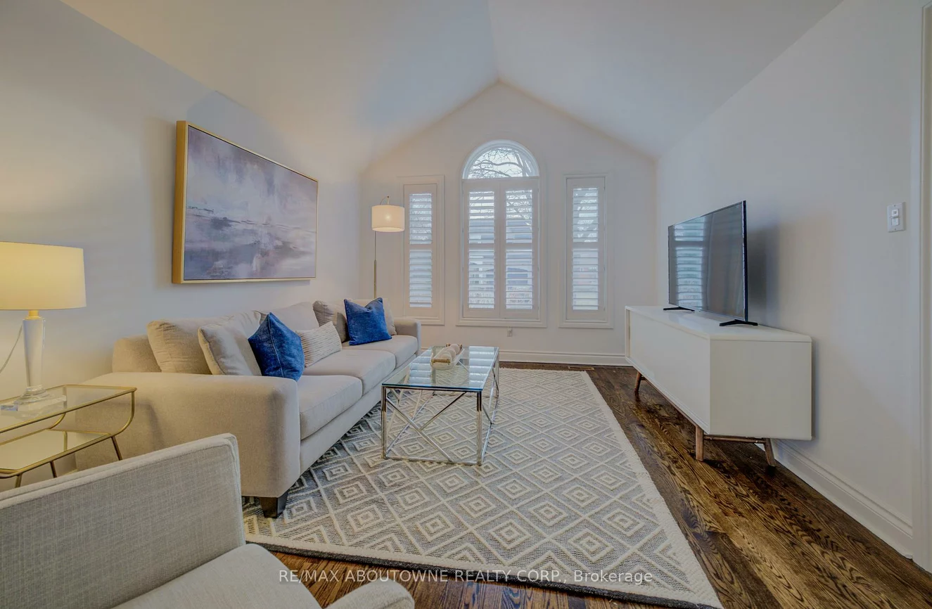 20, Martin Grove, Islington-City Centre West, Toronto