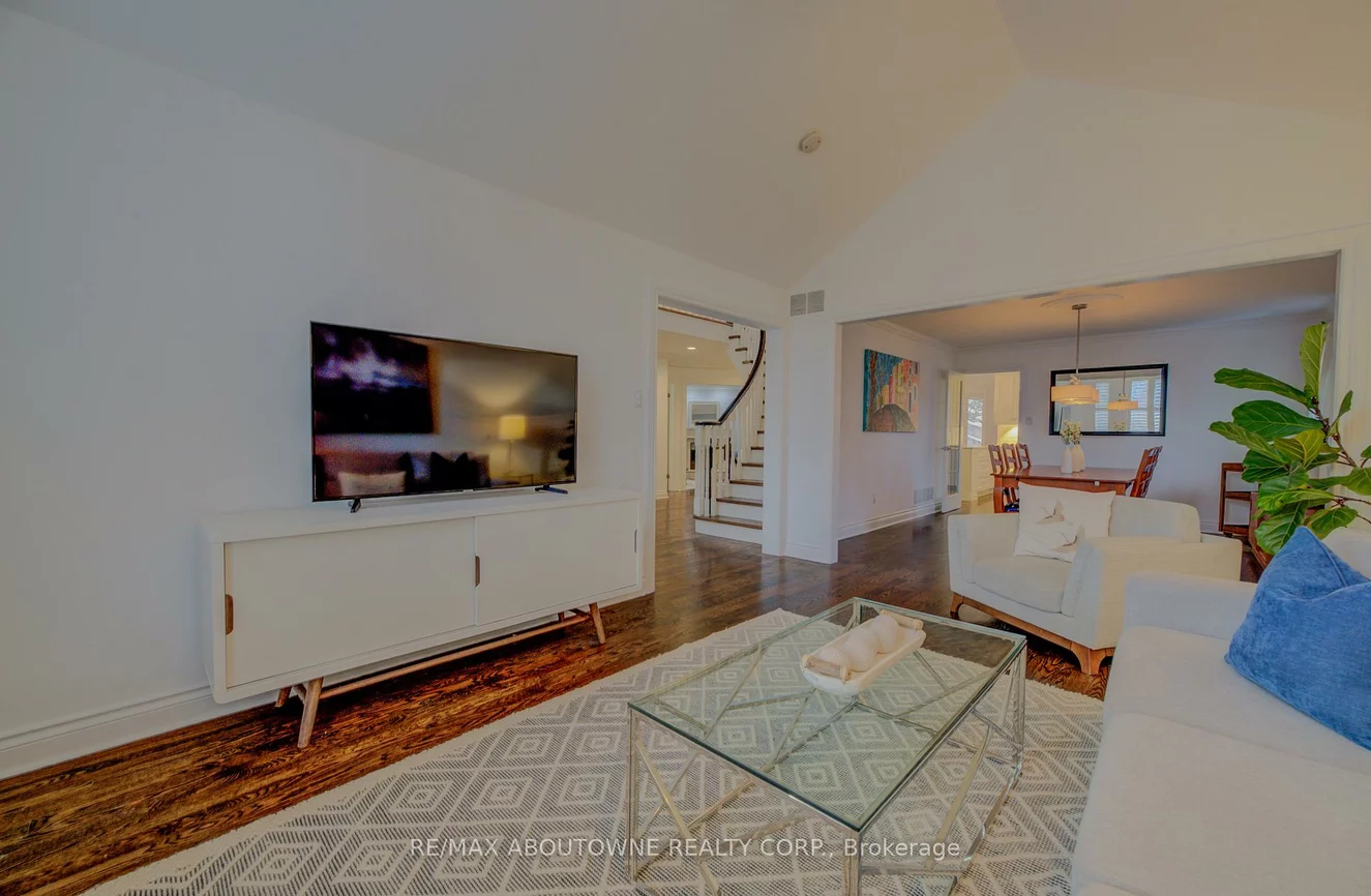 20, Martin Grove, Islington-City Centre West, Toronto