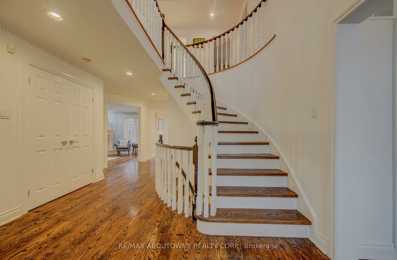 20, Martin Grove, Islington-City Centre West, Toronto