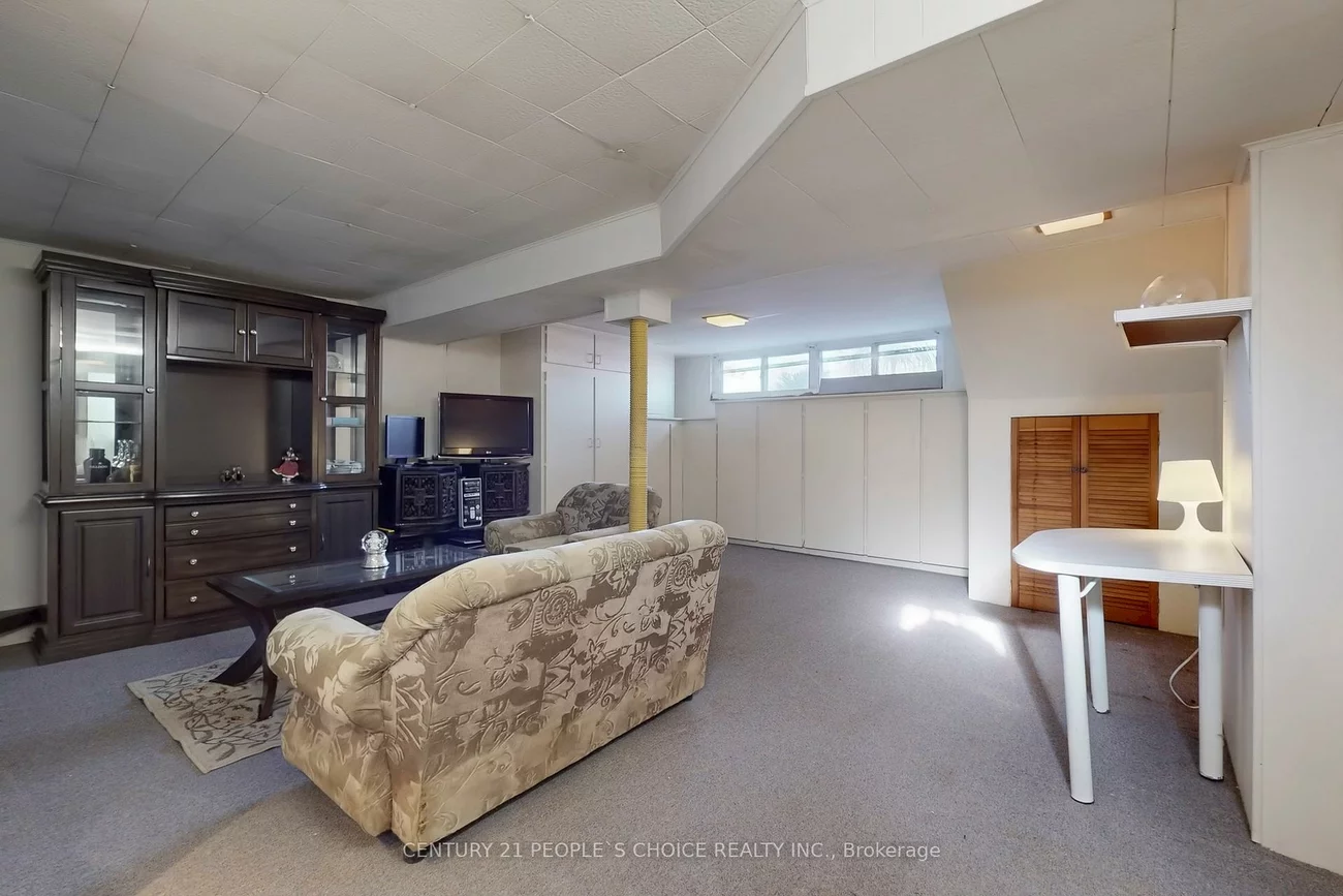 35, Westhumber, West Humber-Clairville, Toronto