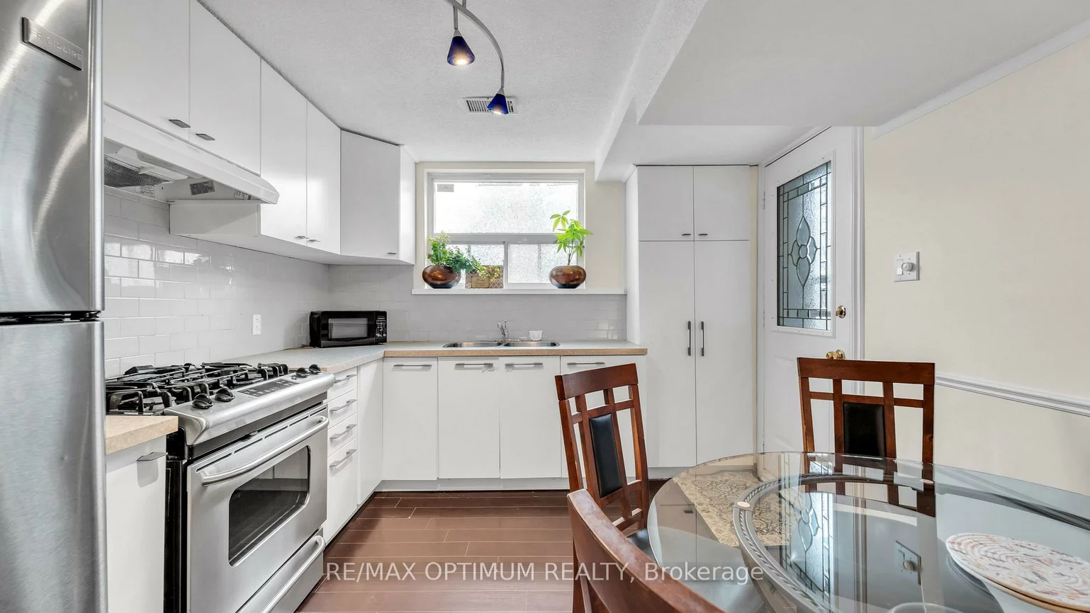 1, Dundee, York University Heights, Toronto