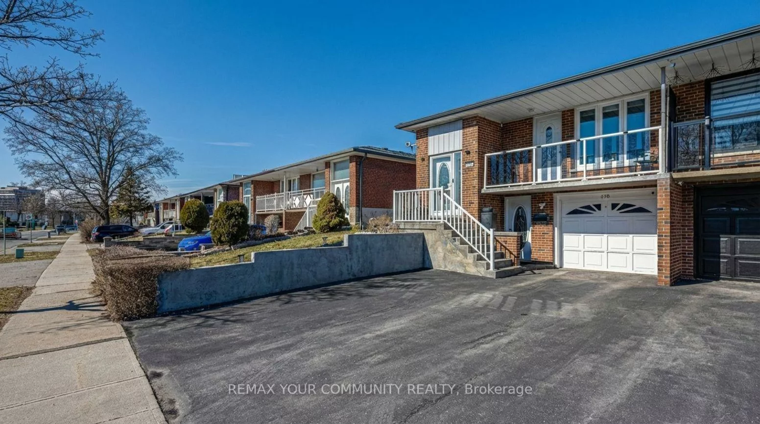 270, Grandravine, Glenfield-Jane Heights, Toronto