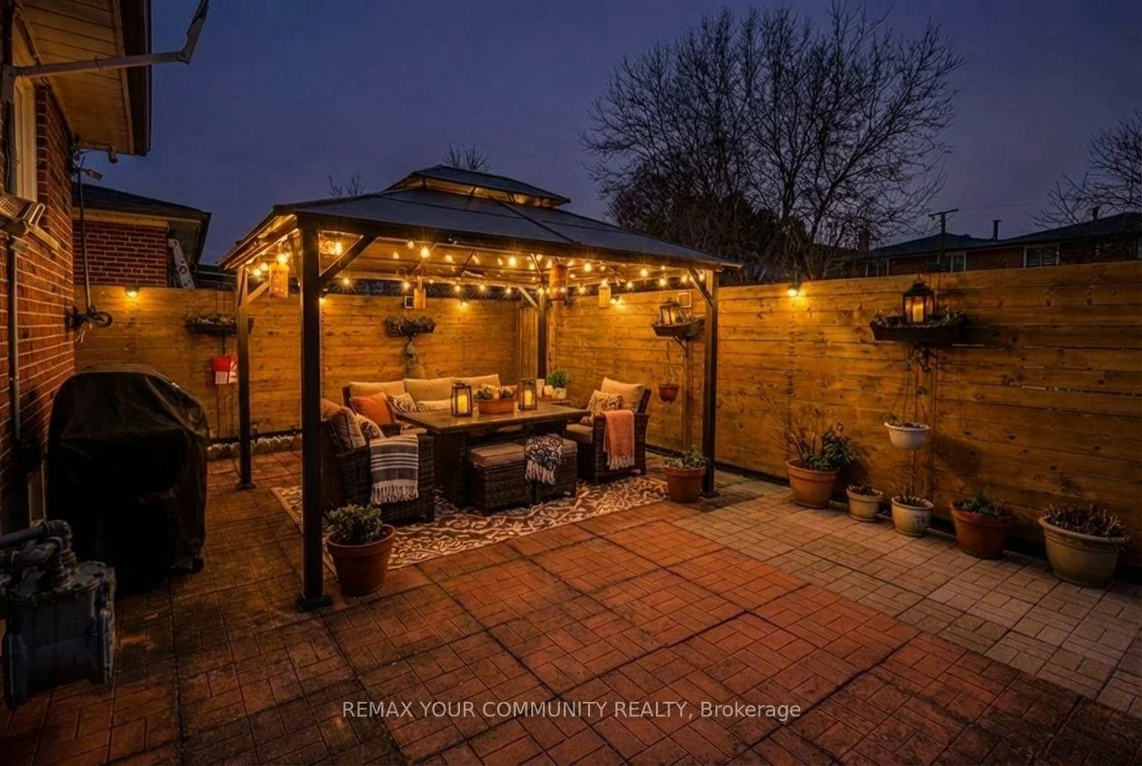 270, Grandravine, Glenfield-Jane Heights, Toronto