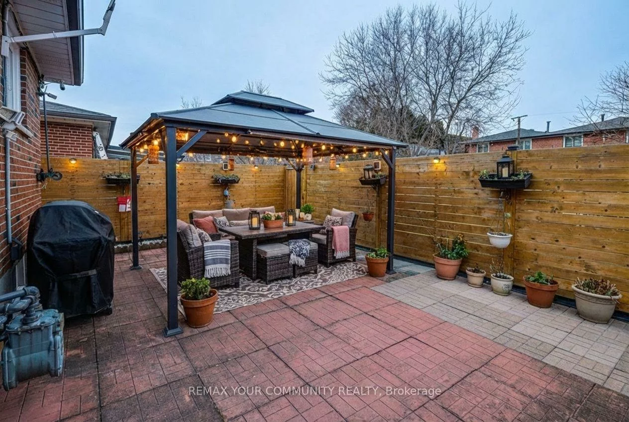 270, Grandravine, Glenfield-Jane Heights, Toronto