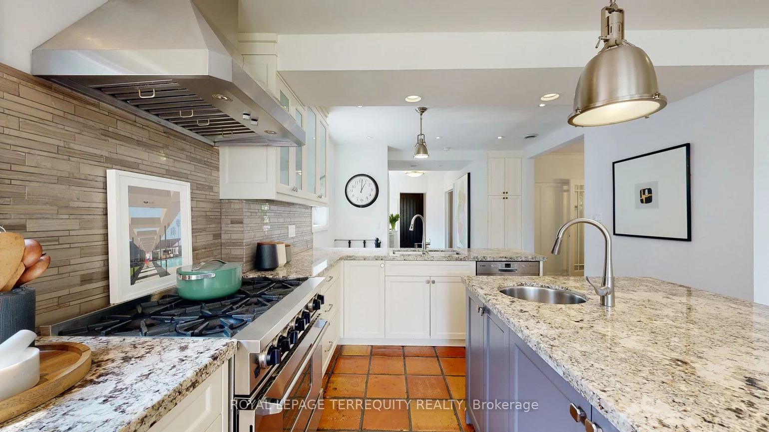 65, Burnhamthorpe, Islington-City Centre West, Toronto