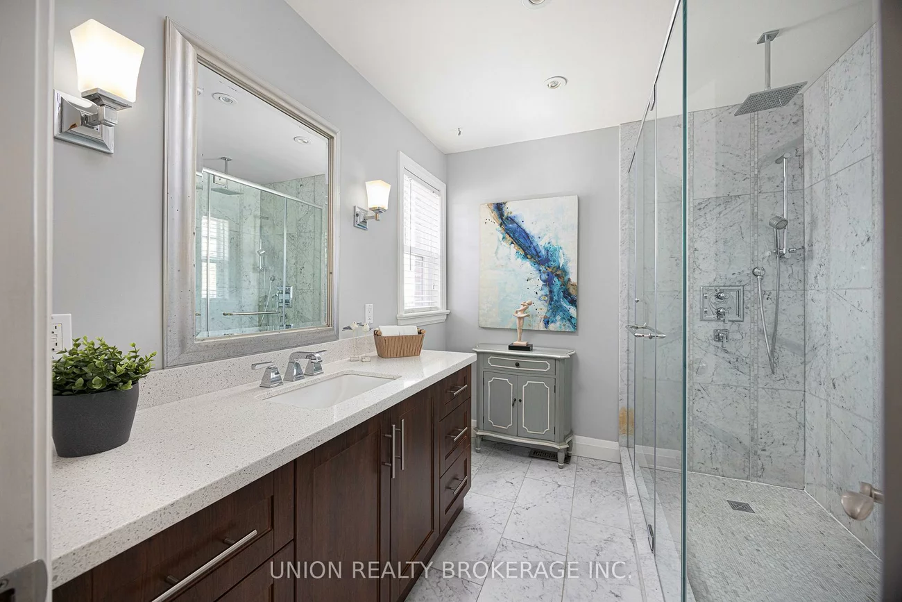 2, Hilo, Long Branch, Toronto