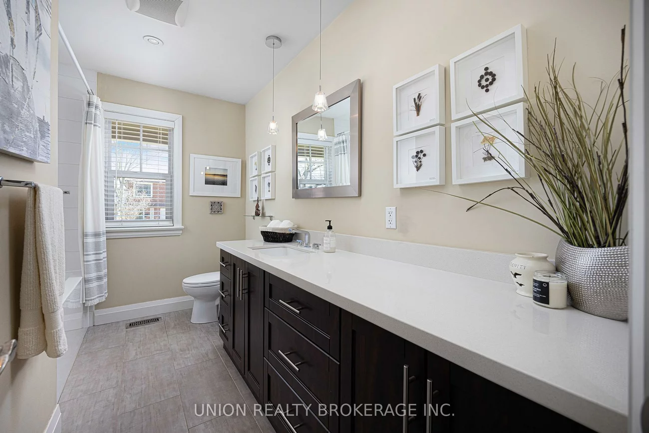 2, Hilo, Long Branch, Toronto