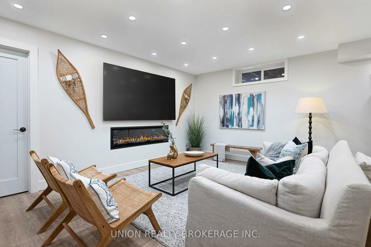 2, Hilo, Long Branch, Toronto