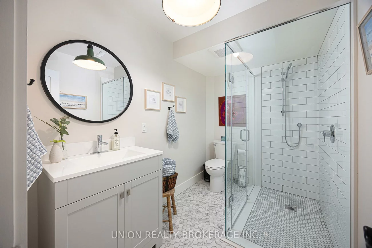 2, Hilo, Long Branch, Toronto