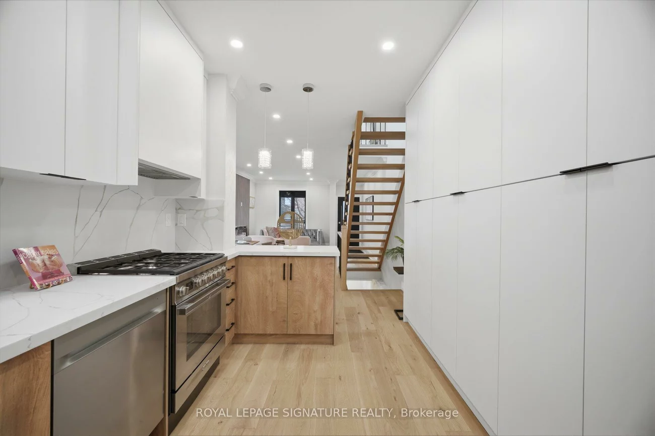 241, Maria, Junction Area, Toronto