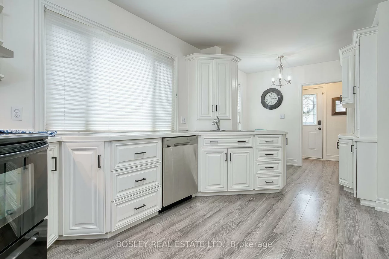 23, Farnsworth, Humberlea-Pelmo Park W4, Toronto