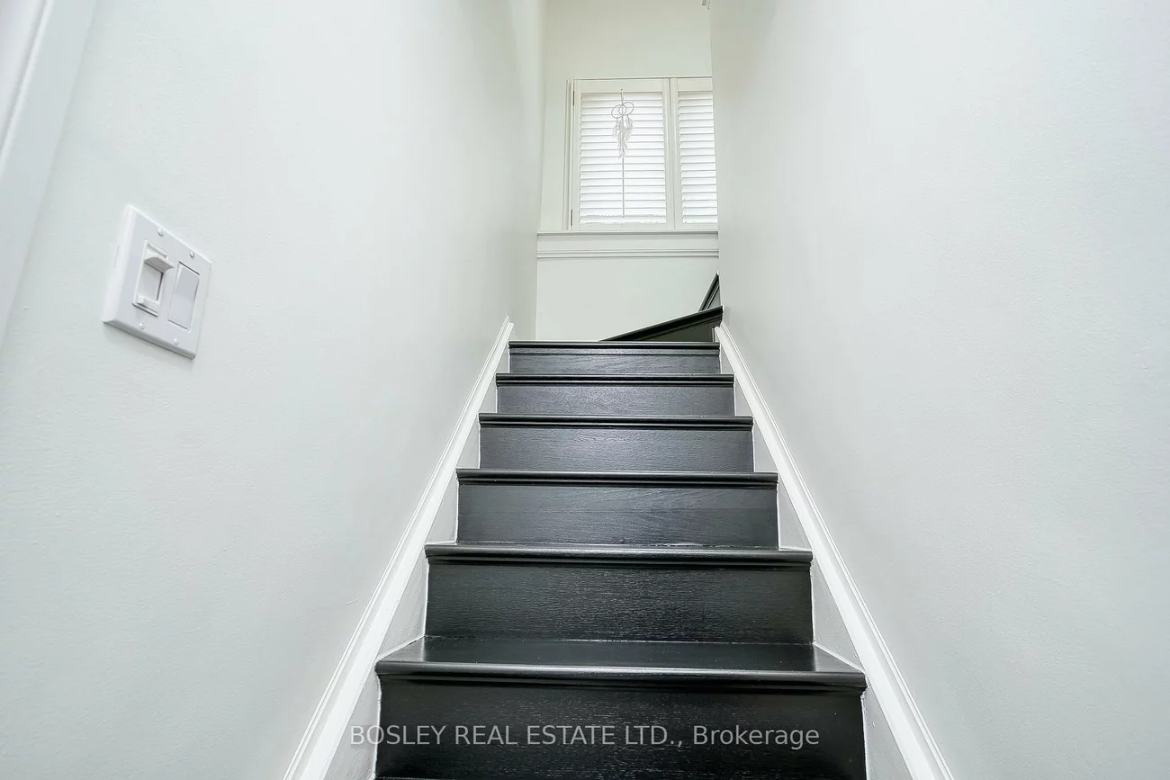 23, Farnsworth, Humberlea-Pelmo Park W4, Toronto