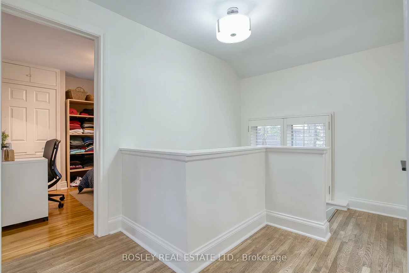 23, Farnsworth, Humberlea-Pelmo Park W4, Toronto