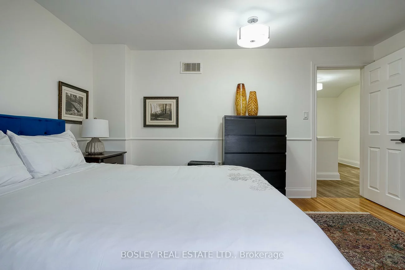 23, Farnsworth, Humberlea-Pelmo Park W4, Toronto