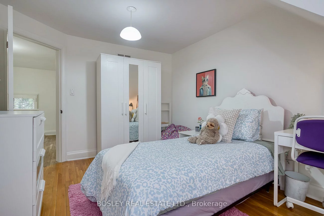 23, Farnsworth, Humberlea-Pelmo Park W4, Toronto