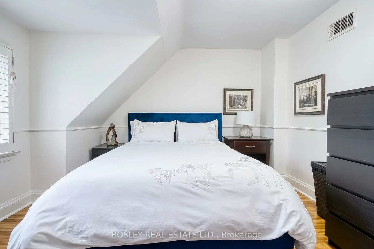 23, Farnsworth, Humberlea-Pelmo Park W4, Toronto