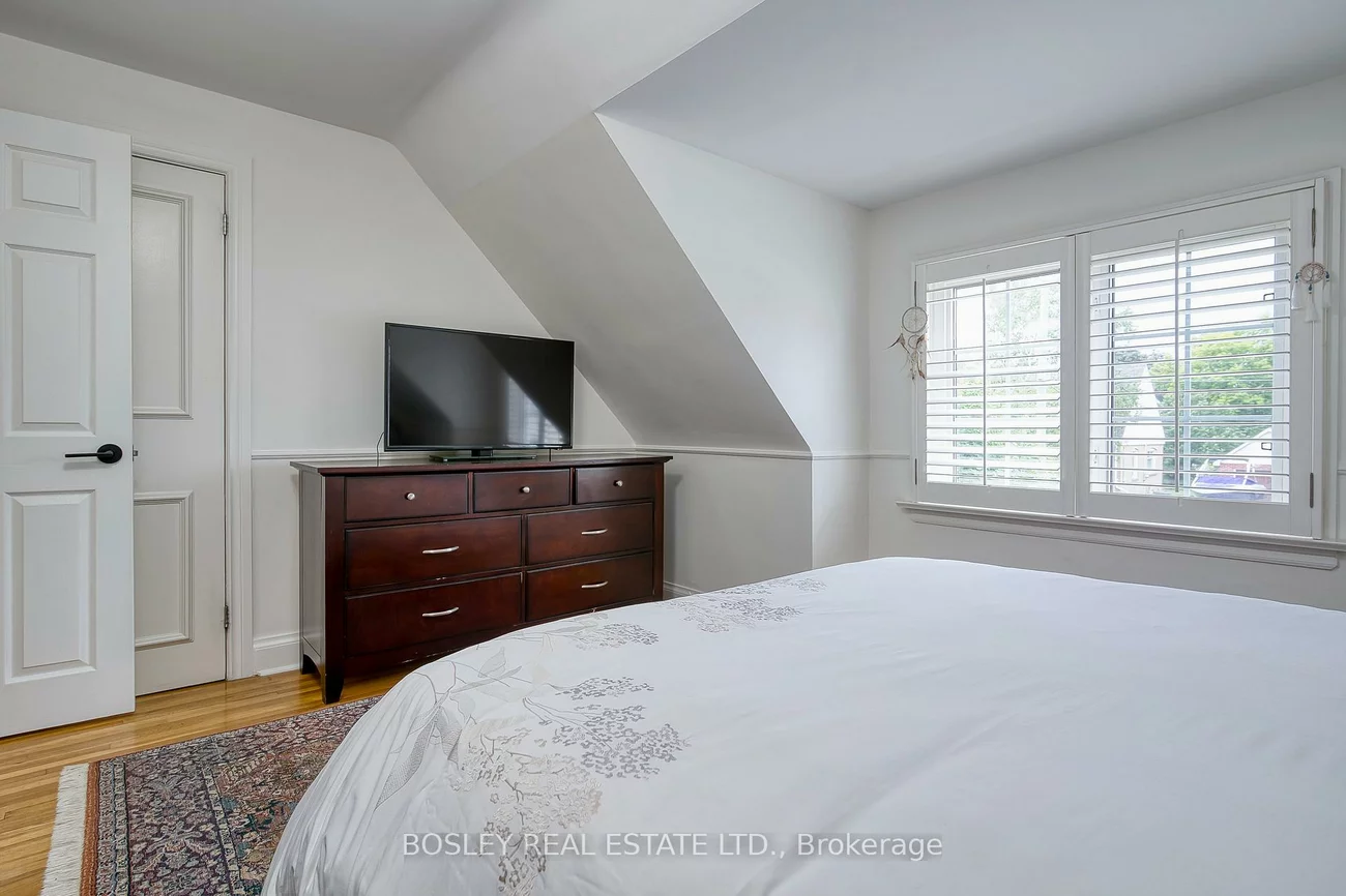 23, Farnsworth, Humberlea-Pelmo Park W4, Toronto