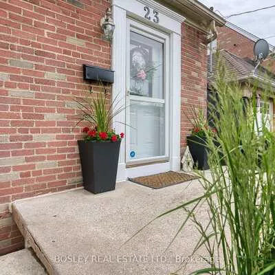 23, Farnsworth, Humberlea-Pelmo Park W4, Toronto