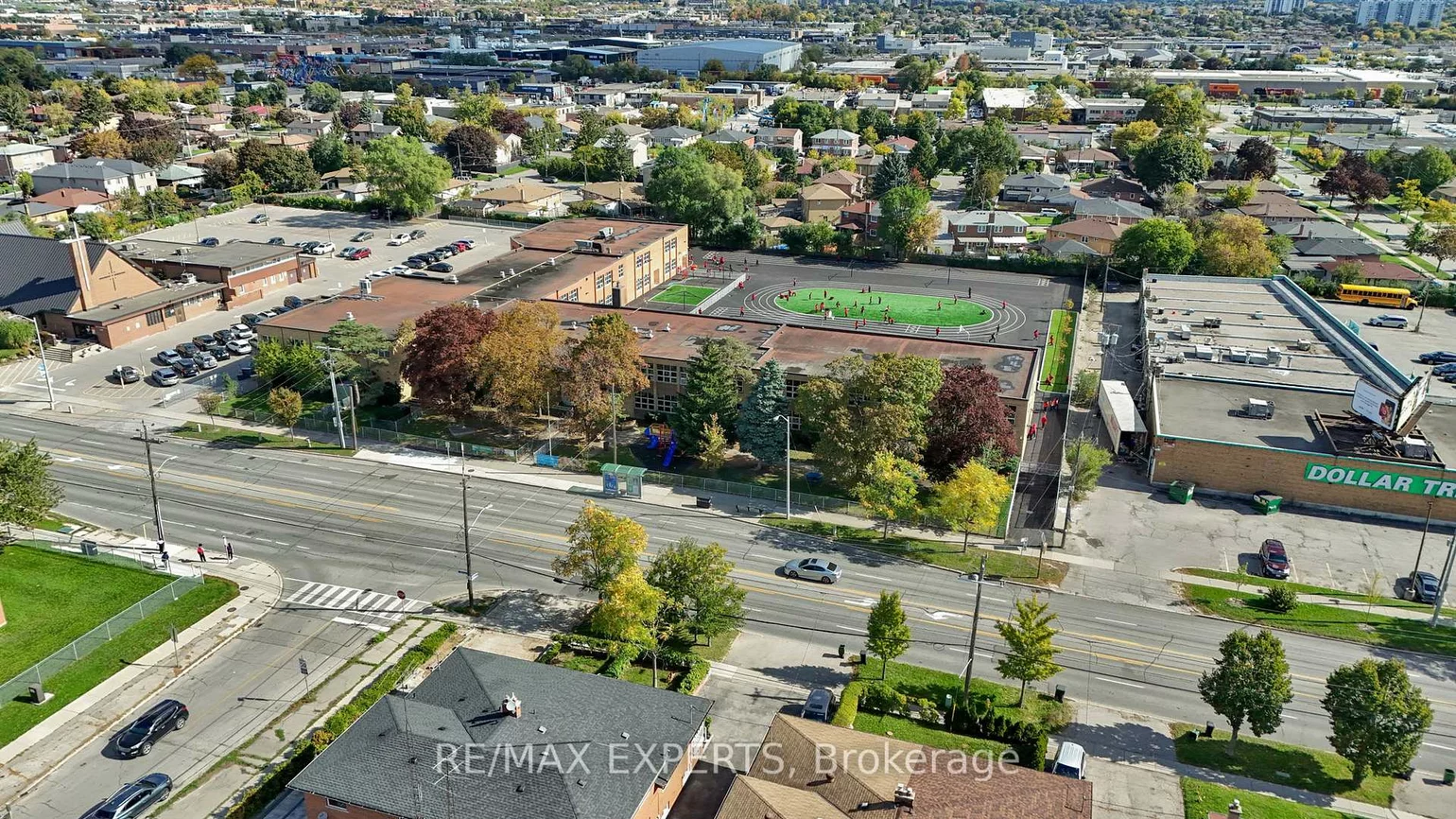 75, St Lucie, Humbermede, Toronto