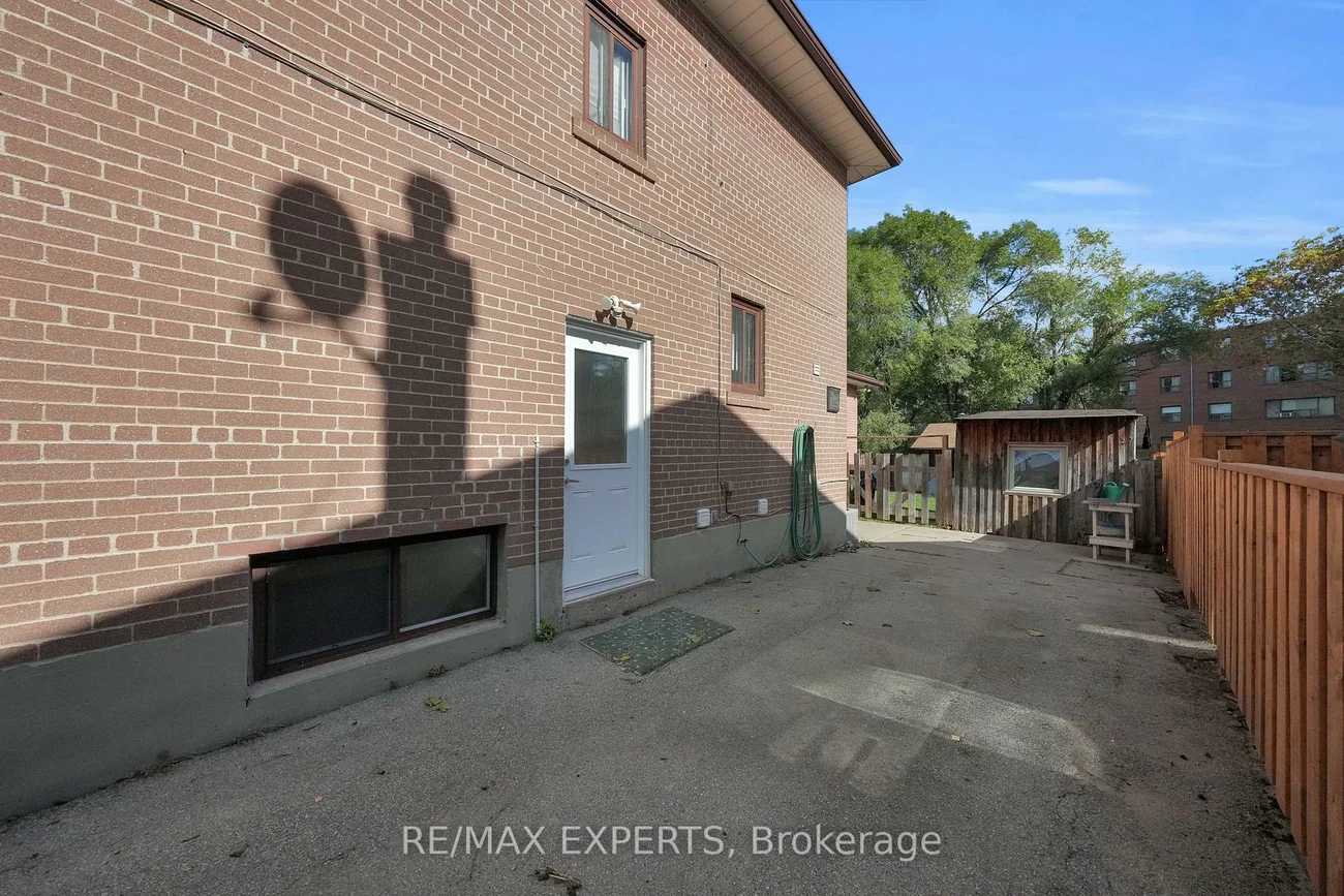 75, St Lucie, Humbermede, Toronto