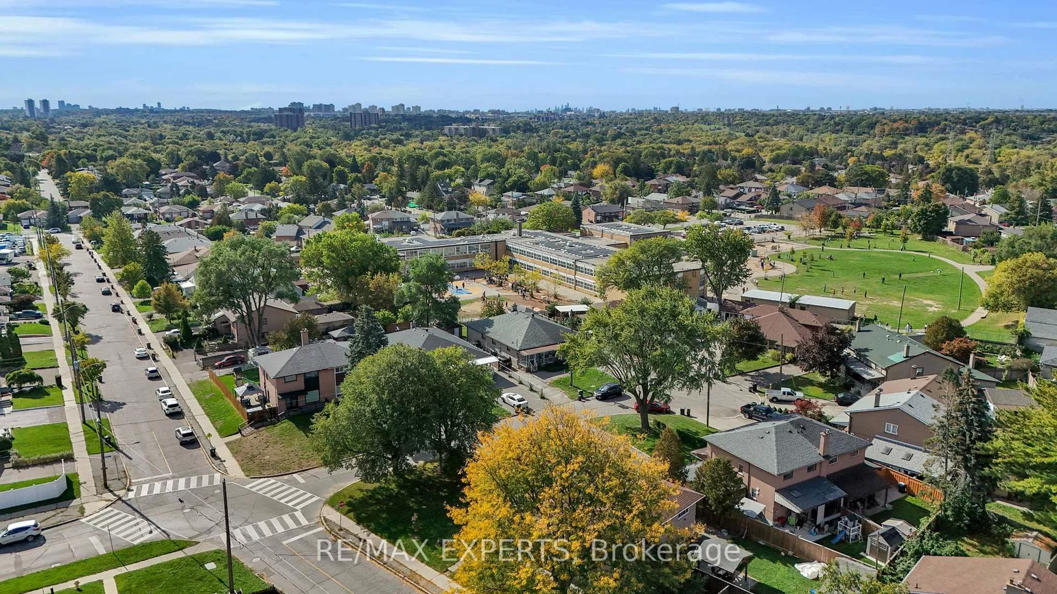 75, St Lucie, Humbermede, Toronto