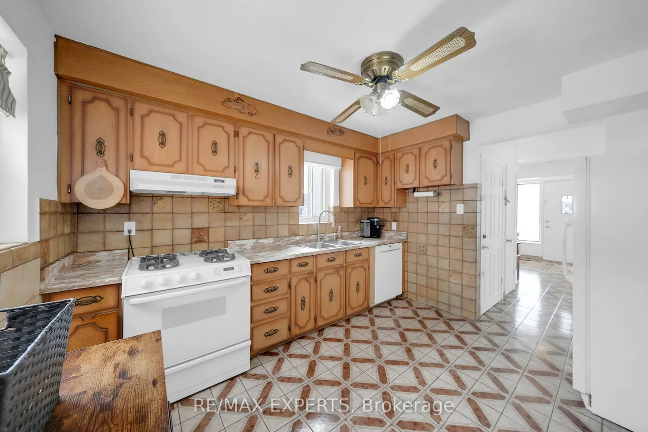 75, St Lucie, Humbermede, Toronto